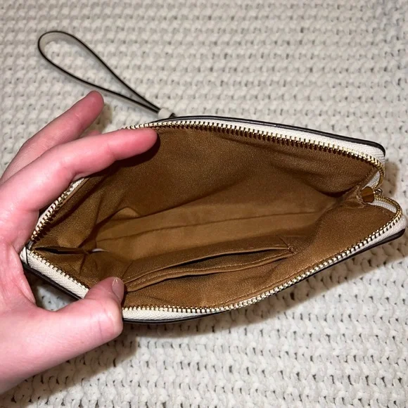 Wristlet - Picture 3 of 4